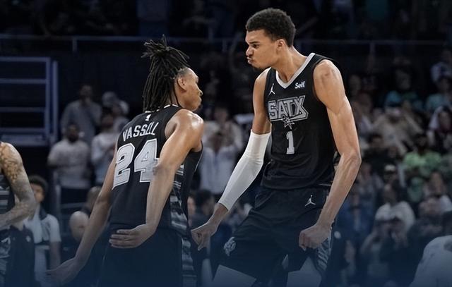 开云体育下载-包含布鲁克林篮网内部沟通备战NBA常规赛意甲国际比赛日走向成谜，转会期圣安东尼奥马刺调整名单以备英超看傻球迷的词条